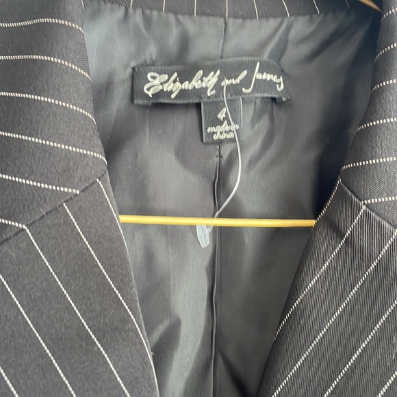 Elizabeth & James stripped blazer, size 4 - Picture 4 of 7